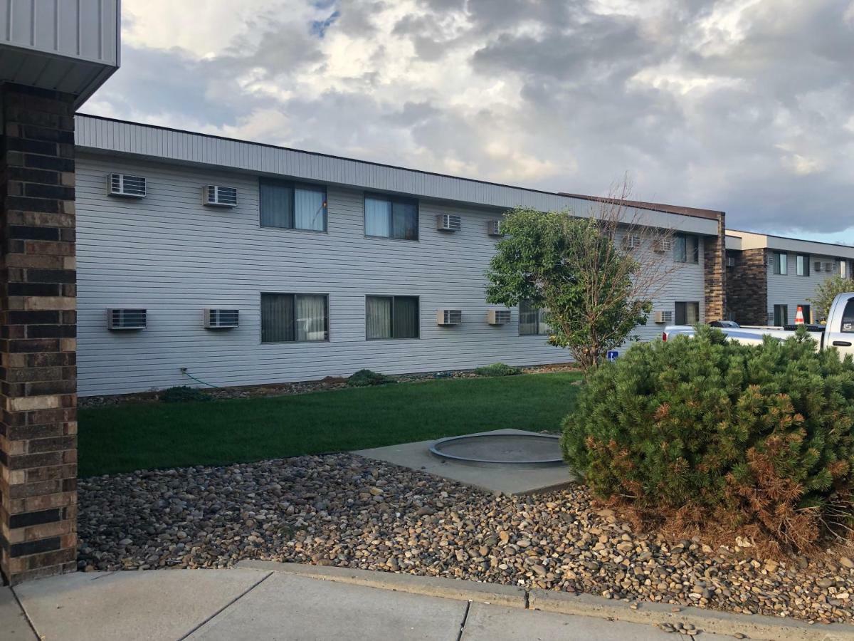 Oyo - Yellowstone River Hotel